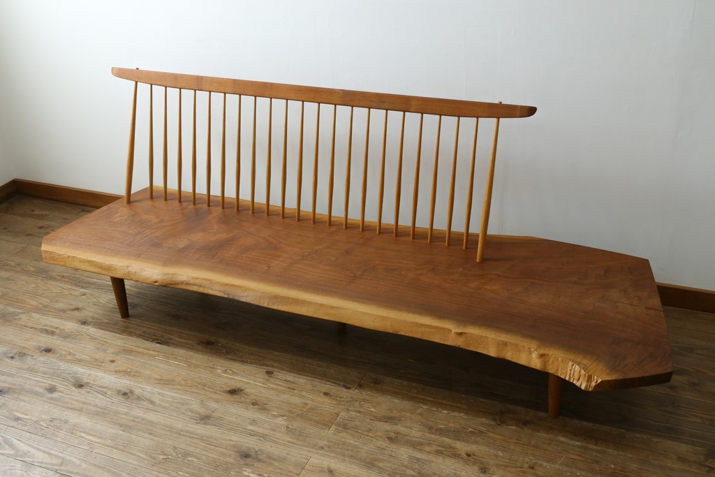 中古　ジョージ・ナカシマ(George Nakashima)　素材を活かした造形が魅力のコノイドベンチ　(R-086319)