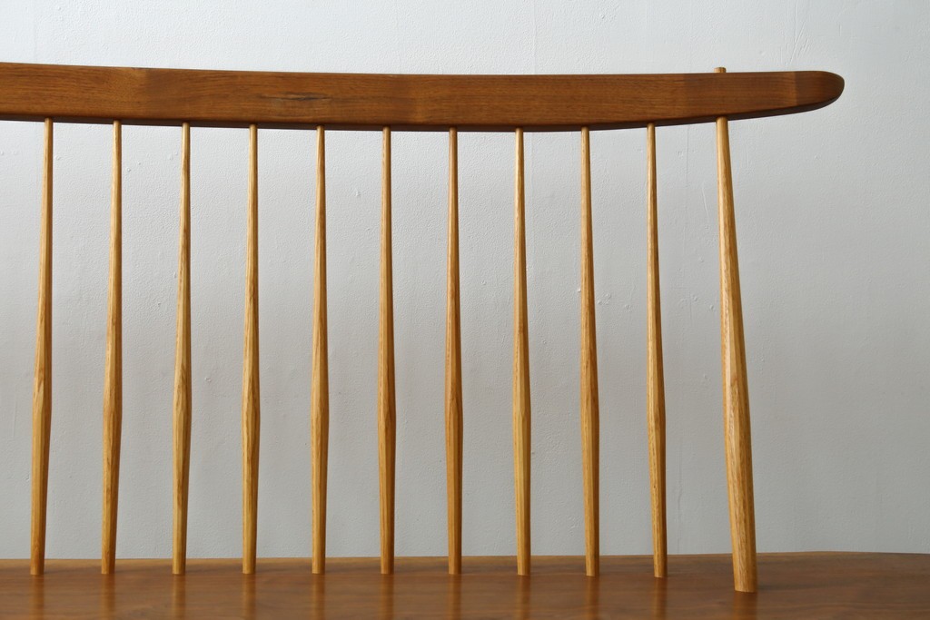 中古　ジョージ・ナカシマ(George Nakashima)　素材を活かした造形が魅力のコノイドベンチ　(R-086319)
