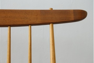 中古　ジョージ・ナカシマ(George Nakashima)　素材を活かした造形が魅力のコノイドベンチ　(R-086319)