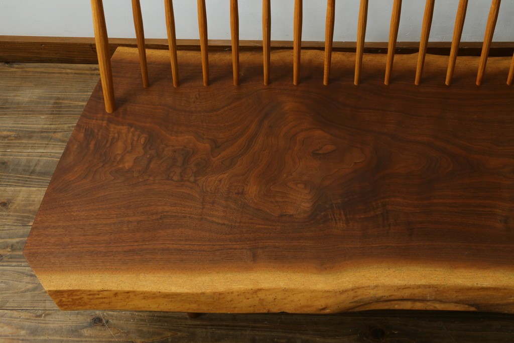 中古　ジョージ・ナカシマ(George Nakashima)　素材を活かした造形が魅力のコノイドベンチ　(R-086319)