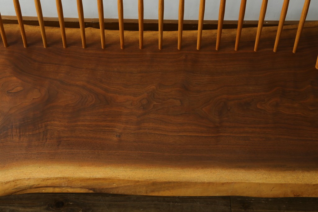中古　ジョージ・ナカシマ(George Nakashima)　素材を活かした造形が魅力のコノイドベンチ　(R-086319)