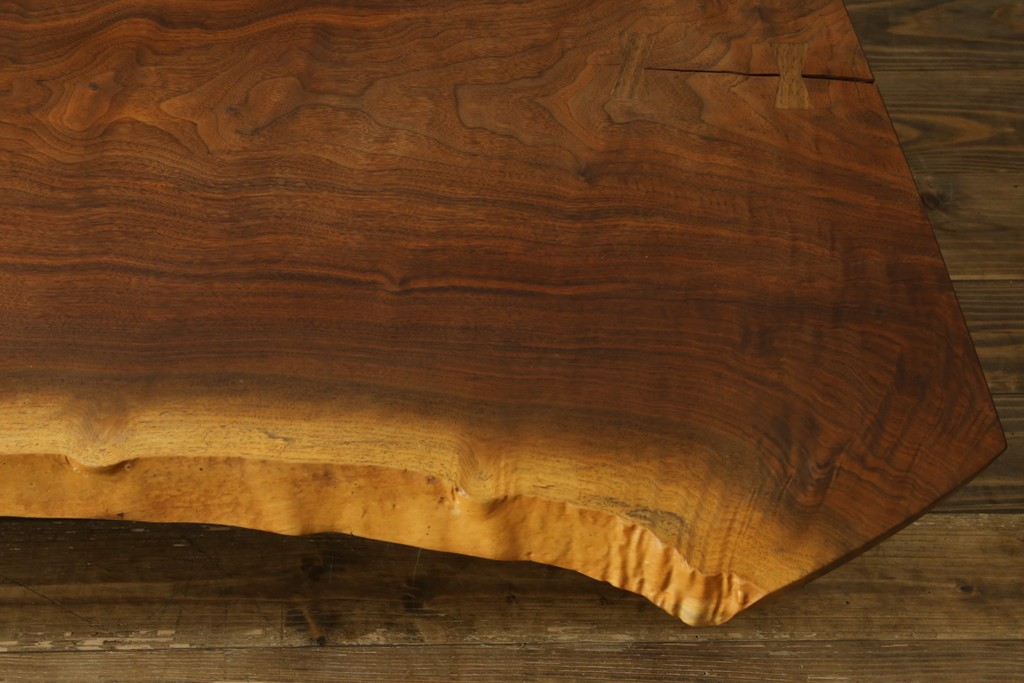 中古　ジョージ・ナカシマ(George Nakashima)　素材を活かした造形が魅力のコノイドベンチ　(R-086319)