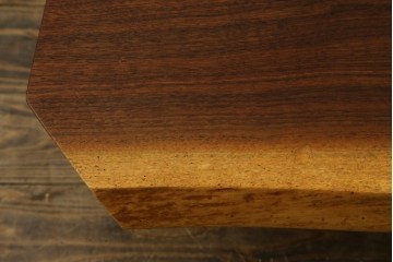 中古　ジョージ・ナカシマ(George Nakashima)　素材を活かした造形が魅力のコノイドベンチ　(R-086319)