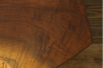 中古　ジョージ・ナカシマ(George Nakashima)　素材を活かした造形が魅力のコノイドベンチ　(R-086319)