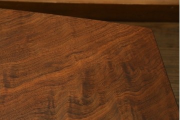 中古　ジョージ・ナカシマ(George Nakashima)　素材を活かした造形が魅力のコノイドベンチ　(R-086319)