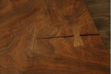 中古　ジョージ・ナカシマ(George Nakashima)　素材を活かした造形が魅力のコノイドベンチ　(R-086319)