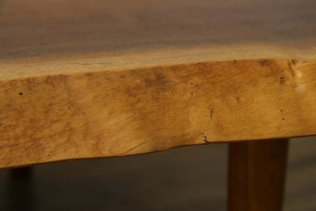 中古　ジョージ・ナカシマ(George Nakashima)　素材を活かした造形が魅力のコノイドベンチ　(R-086319)