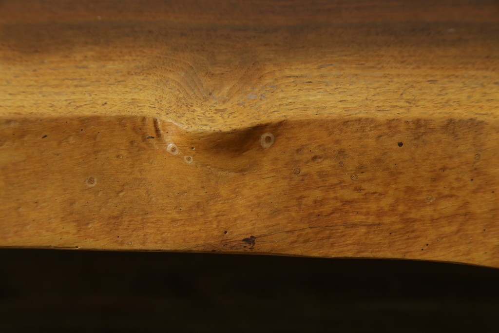 中古　ジョージ・ナカシマ(George Nakashima)　素材を活かした造形が魅力のコノイドベンチ　(R-086319)
