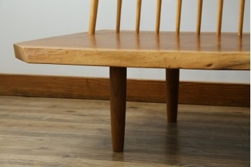 中古　ジョージ・ナカシマ(George Nakashima)　素材を活かした造形が魅力のコノイドベンチ　(R-086319)