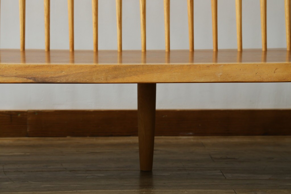 中古　ジョージ・ナカシマ(George Nakashima)　素材を活かした造形が魅力のコノイドベンチ　(R-086319)