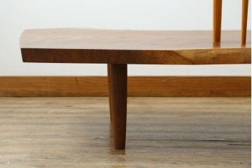 中古　ジョージ・ナカシマ(George Nakashima)　素材を活かした造形が魅力のコノイドベンチ　(R-086319)