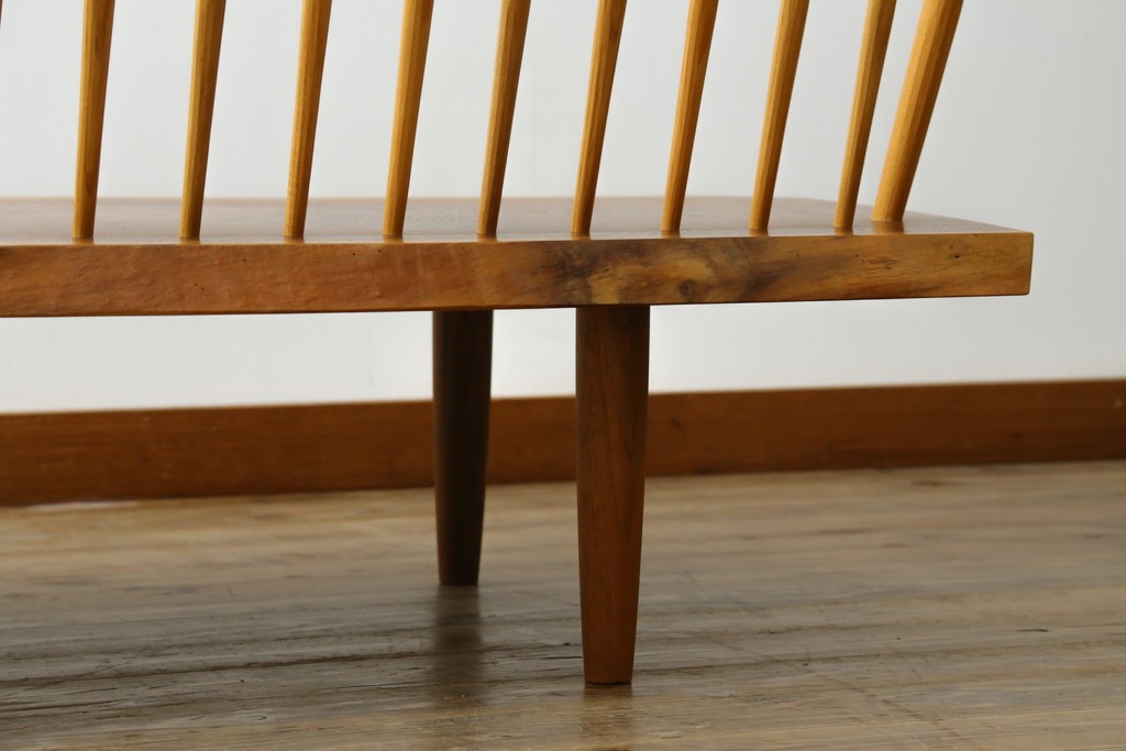 中古　ジョージ・ナカシマ(George Nakashima)　素材を活かした造形が魅力のコノイドベンチ　(R-086319)