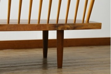 中古　ジョージ・ナカシマ(George Nakashima)　素材を活かした造形が魅力のコノイドベンチ　(R-086319)