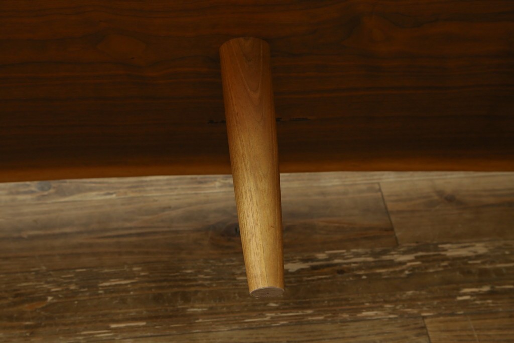 中古　ジョージ・ナカシマ(George Nakashima)　素材を活かした造形が魅力のコノイドベンチ　(R-086319)