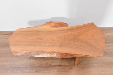 中古　ジョージ・ナカシマ(George Nakashima)　ウォールナット材　素材を活かした造形が魅力のミングレンII(MINGURENII)コーヒーテーブル　(R-086320)