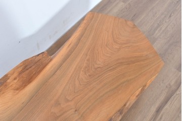 中古　ジョージ・ナカシマ(George Nakashima)　ウォールナット材　素材を活かした造形が魅力のミングレンII(MINGURENII)コーヒーテーブル　(R-086320)