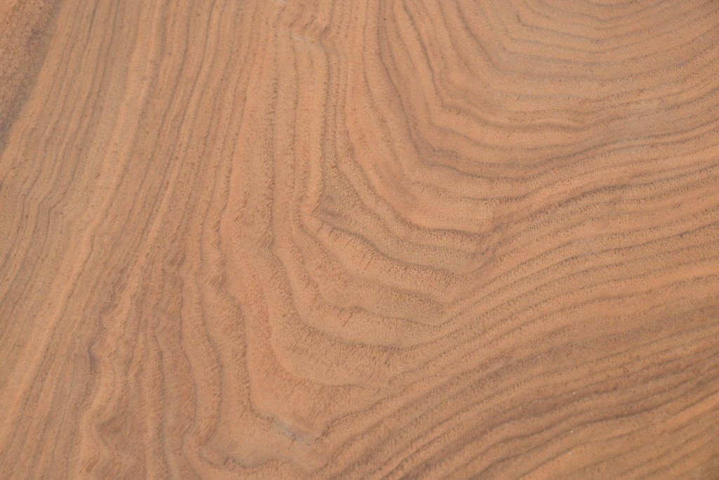 中古　ジョージ・ナカシマ(George Nakashima)　ウォールナット材　素材を活かした造形が魅力のミングレンII(MINGURENII)コーヒーテーブル　(R-086320)