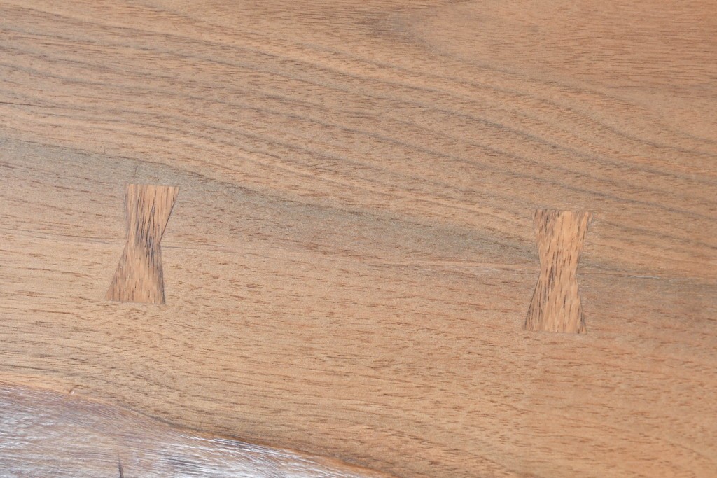 中古　ジョージ・ナカシマ(George Nakashima)　ウォールナット材　素材を活かした造形が魅力のミングレンII(MINGURENII)コーヒーテーブル　(R-086320)