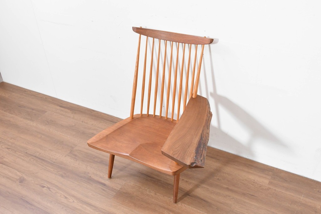 中古　ジョージ・ナカシマ(George Nakashima)　ウォールナット材　LOUNGE ARM(ラウンジアーム)　One Arm(ワンアーム・片肘)　CN103　左アーム付きラウンジチェア　(R-086321)