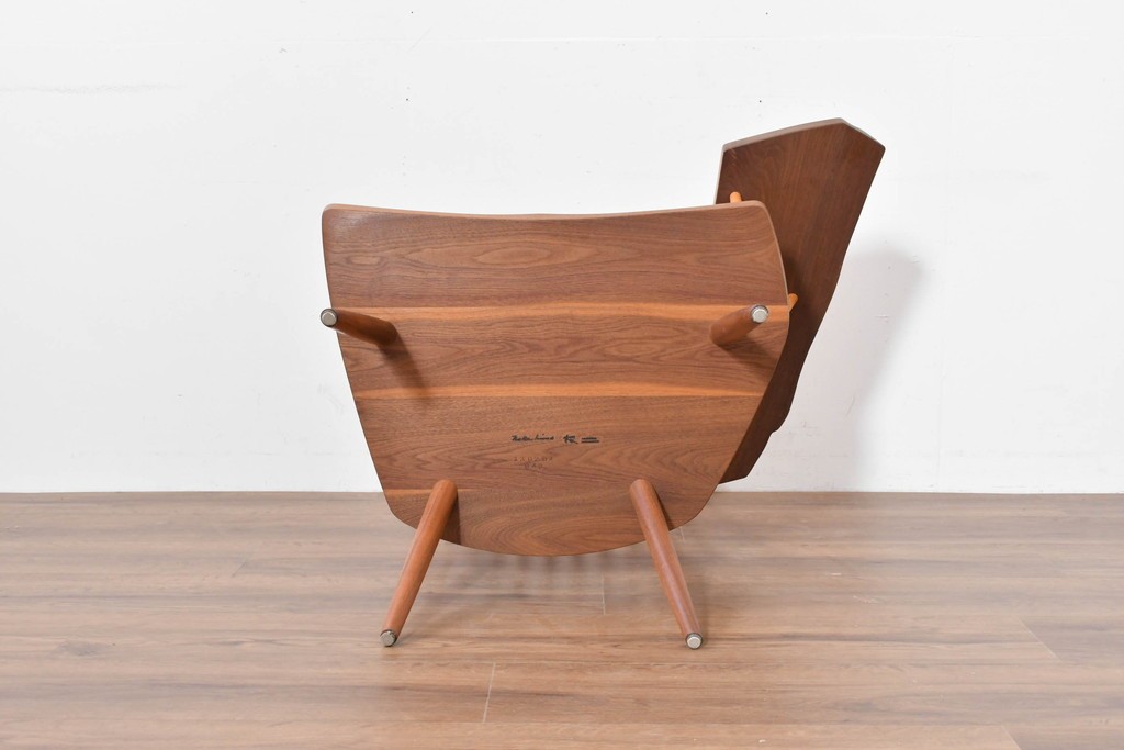 中古　ジョージ・ナカシマ(George Nakashima)　ウォールナット材　LOUNGE ARM(ラウンジアーム)　One Arm(ワンアーム・片肘)　CN103　左アーム付きラウンジチェア　(R-086321)