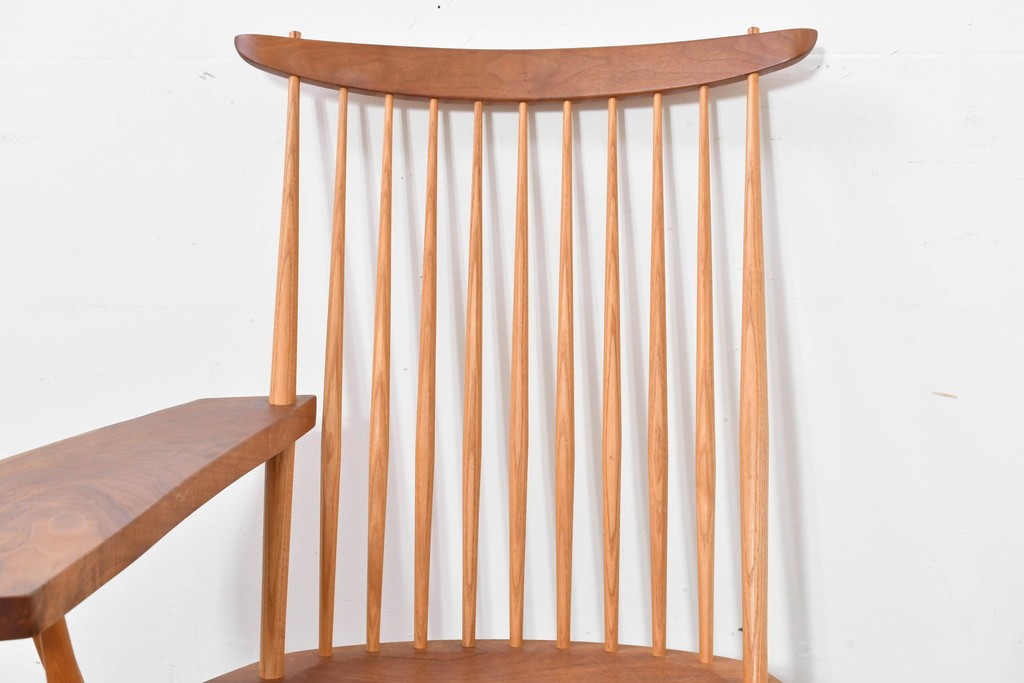 中古　ジョージ・ナカシマ(George Nakashima)　ウォールナット材　LOUNGE ARM(ラウンジアーム)　One Arm(ワンアーム・片肘)　CN103　右アーム付きラウンジチェア　(R-086322)