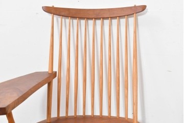 中古　ジョージ・ナカシマ(George Nakashima)　ウォールナット材　LOUNGE ARM(ラウンジアーム)　One Arm(ワンアーム・片肘)　CN103　右アーム付きラウンジチェア　(R-086322)