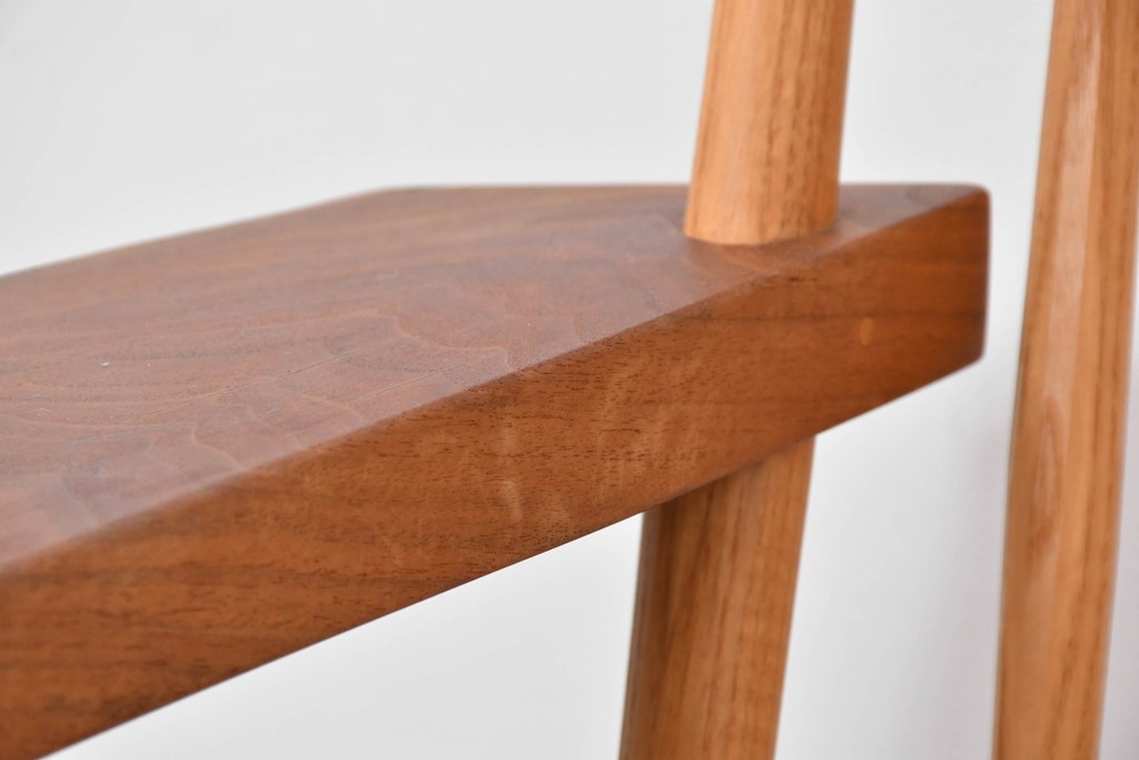 中古　ジョージ・ナカシマ(George Nakashima)　ウォールナット材　LOUNGE ARM(ラウンジアーム)　One Arm(ワンアーム・片肘)　CN103　右アーム付きラウンジチェア　(R-086322)