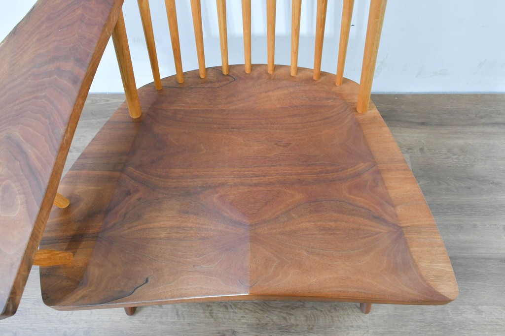 中古　ジョージ・ナカシマ(George Nakashima)　ウォールナット材　LOUNGE ARM(ラウンジアーム)　One Arm(ワンアーム・片肘)　CN103　右アーム付きラウンジチェア　(R-086322)