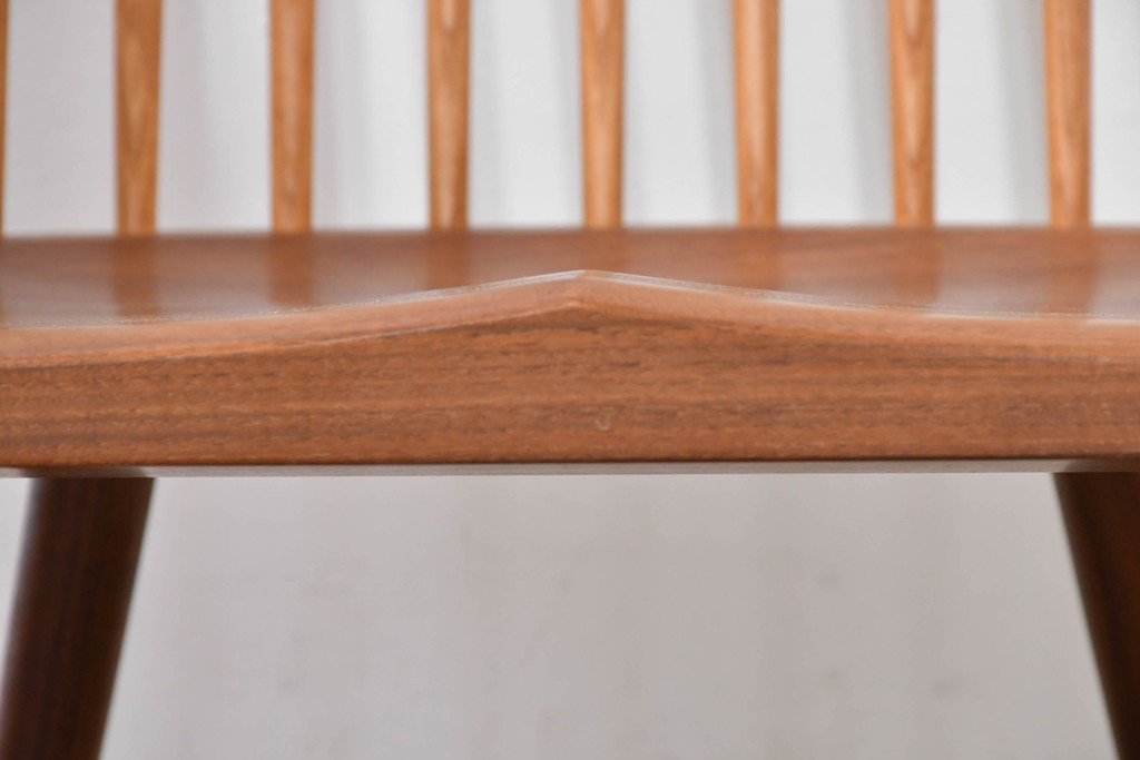 中古　ジョージ・ナカシマ(George Nakashima)　ウォールナット材　LOUNGE ARM(ラウンジアーム)　One Arm(ワンアーム・片肘)　CN103　右アーム付きラウンジチェア　(R-086322)