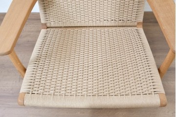 中古　超美品　CARL HANSEN & SON(カール・ハンセン&サン)　Hans J. Wegner(ハンス・J・ウェグナー)デザイン CH25　オーク材　ペーパーコードのラウンジチェア　定価約56万7千円　(R-086323)