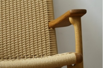 中古　超美品　CARL HANSEN & SON(カール・ハンセン&サン)　Hans J. Wegner(ハンス・J・ウェグナー)デザイン CH25　オーク材　ペーパーコードのラウンジチェア　定価約56万7千円　(R-086323)