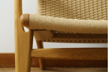 中古　超美品　CARL HANSEN & SON(カール・ハンセン&サン)　Hans J. Wegner(ハンス・J・ウェグナー)デザイン CH25　オーク材　ペーパーコードのラウンジチェア　定価約56万7千円　(R-086323)