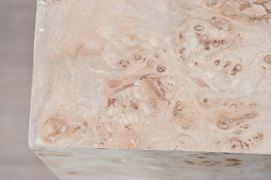 中古　美品　ZARA HOME(ザラホーム)　根木　端正なキューブフォルムのサイドテーブル　(R-086324)