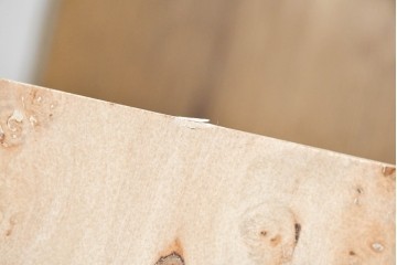 中古　美品　ZARA HOME(ザラホーム)　根木　端正なキューブフォルムのサイドテーブル　(R-086324)