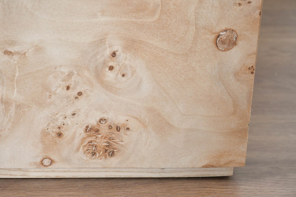 中古　美品　ZARA HOME(ザラホーム)　根木　端正なキューブフォルムのサイドテーブル　(R-086324)