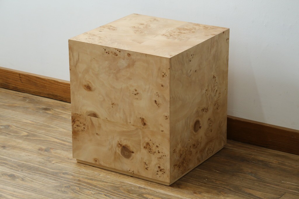 中古　美品　ZARA HOME(ザラホーム)　ポプラ材 瘤杢　キューブフォルムのサイドテーブル　(R-086324)