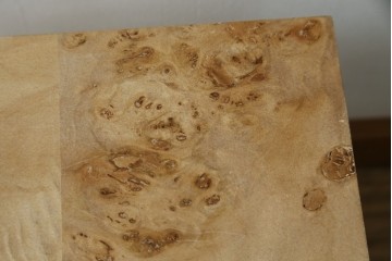 中古　美品　ZARA HOME(ザラホーム)　ポプラ材 瘤杢　キューブフォルムのサイドテーブル　(R-086324)