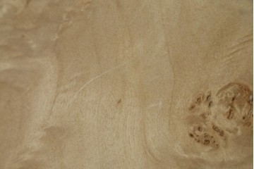 中古　美品　ZARA HOME(ザラホーム)　ポプラ材 瘤杢　キューブフォルムのサイドテーブル　(R-086324)