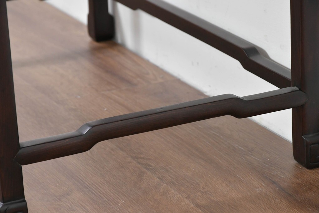 和製ヴィンテージ　美品　オリエンタルデザイン　足元のすっきりとした意匠が魅力のコーヒーテーブル　(R-086325)