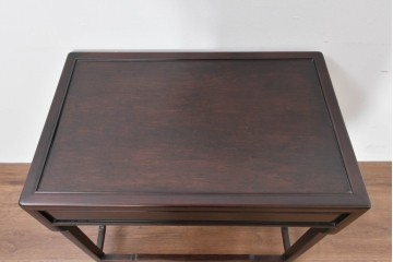 和製ヴィンテージ　美品　オリエンタルデザイン　足元のすっきりとした意匠が魅力のコーヒーテーブル　(R-086325)