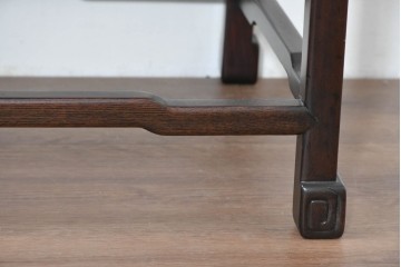 和製ヴィンテージ　美品　オリエンタルデザイン　足元のすっきりとした意匠が魅力のコーヒーテーブル　(R-086325)