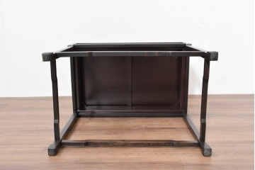 和製ヴィンテージ　美品　オリエンタルデザイン　足元のすっきりとした意匠が魅力のコーヒーテーブル　(R-086325)