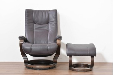 中古　ドイツ高級ブランド　himolla(ヒモラ)　ゼロストレス　高級感のある本革シートのリクライニングチェアとオットマンのセット　定価約21万円　(R-086326)