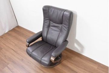 中古　ドイツ高級ブランド　himolla(ヒモラ)　ゼロストレス　高級感のある本革シートのリクライニングチェアとオットマンのセット　定価約21万円　(R-086326)