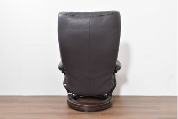 中古　ドイツ高級ブランド　himolla(ヒモラ)　ゼロストレス　高級感のある本革シートのリクライニングチェアとオットマンのセット　定価約21万円　(R-086326)