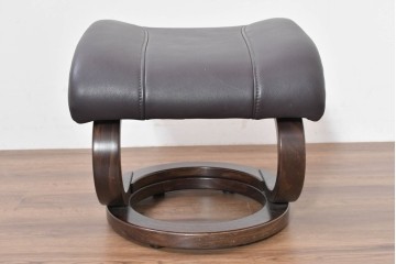 中古　ドイツ高級ブランド　himolla(ヒモラ)　ゼロストレス　高級感のある本革シートのリクライニングチェアとオットマンのセット　定価約21万円　(R-086326)