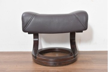 中古　ドイツ高級ブランド　himolla(ヒモラ)　ゼロストレス　高級感のある本革シートのリクライニングチェアとオットマンのセット　定価約21万円　(R-086326)