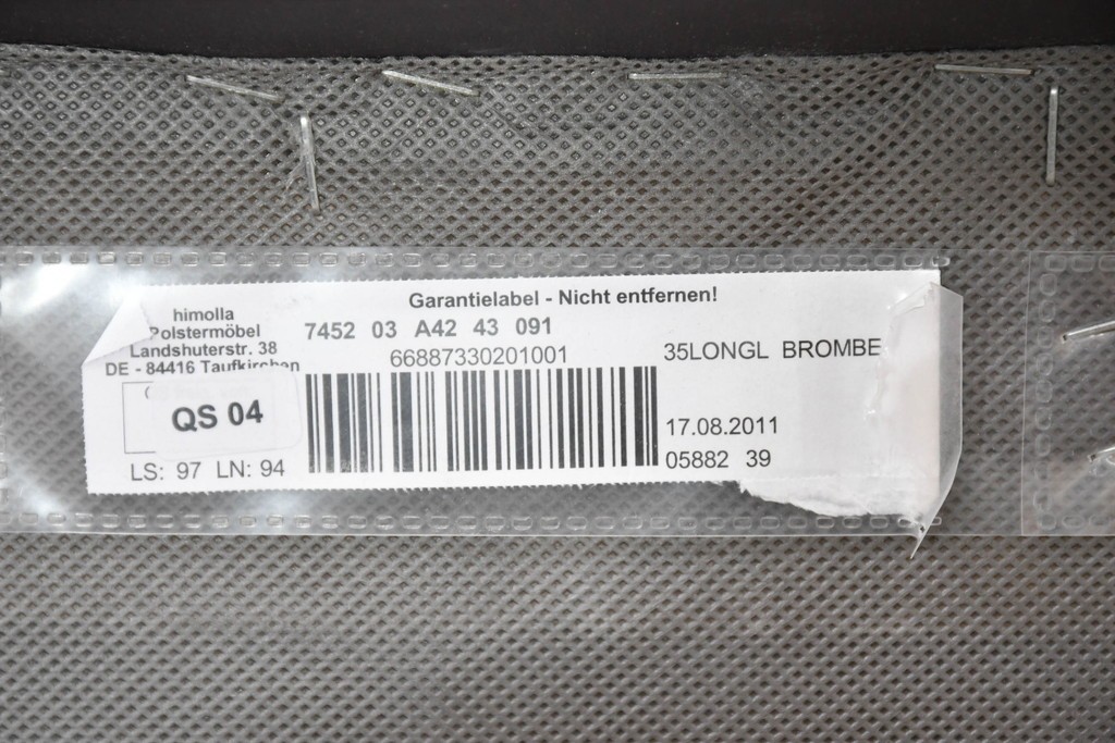 中古　ドイツ高級ブランド　himolla(ヒモラ)　ゼロストレス　高級感のある本革シートのリクライニングチェアとオットマンのセット　定価約21万円　(R-086326)