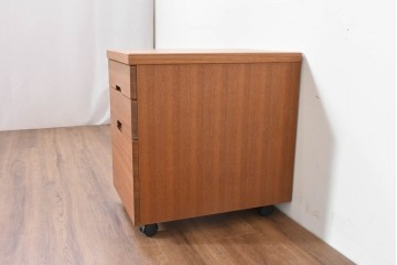 和製ヴィンテージ　前板無垢材の良品!　チーク材　書類を立てて収納できる仕切り付きのキャスターデスクワゴン　(R-086327)