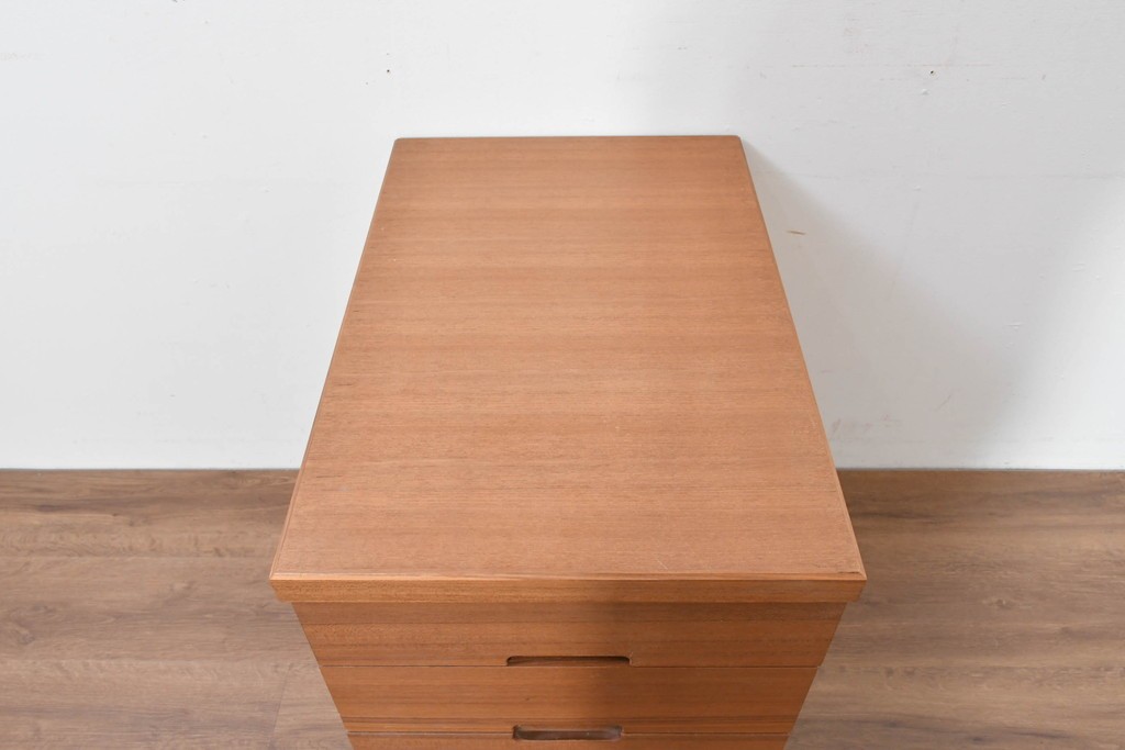 和製ヴィンテージ　前板無垢材の良品!　チーク材　書類を立てて収納できる仕切り付きのキャスターデスクワゴン　(R-086327)